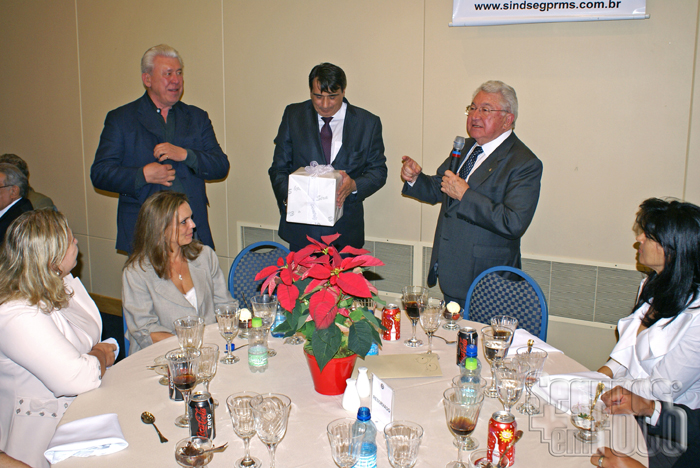 Robert Bittar recebe homenagem do Sindseg PR/MS Almoço Sindseg 2009