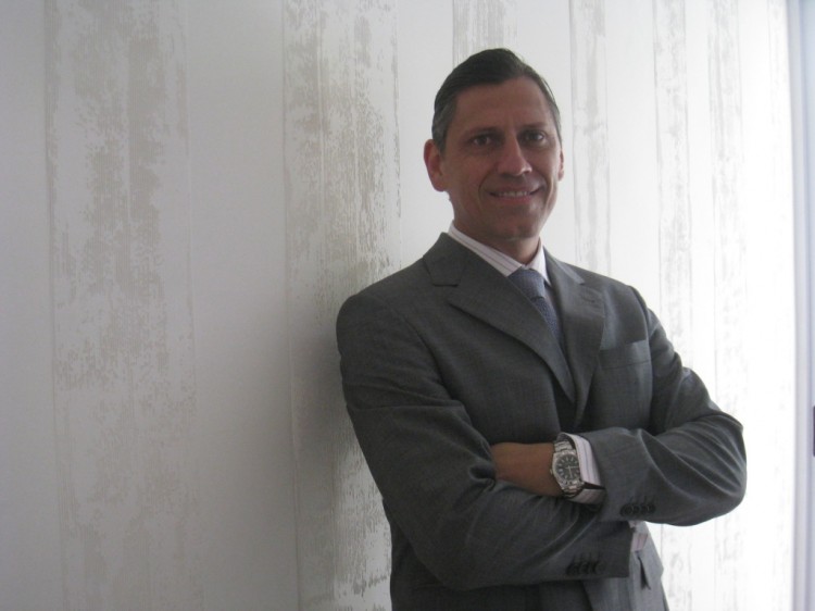 Amilcar Vianna - Clube de Corretores/RJ Amilcar Vianna -Presidente do Clube de Corretores/RJ
